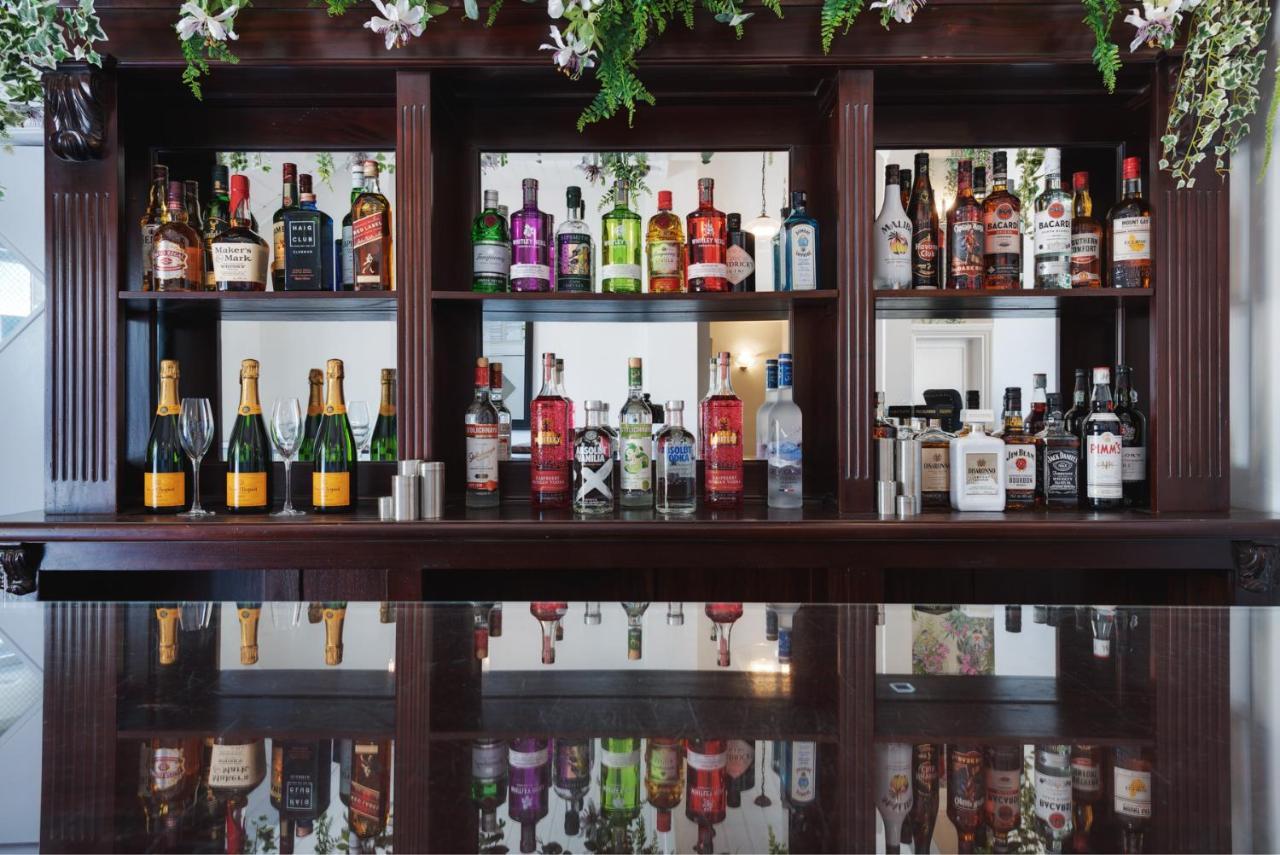 Florence Suite Boutique Hotel And Restaurant Портсмът Екстериор снимка