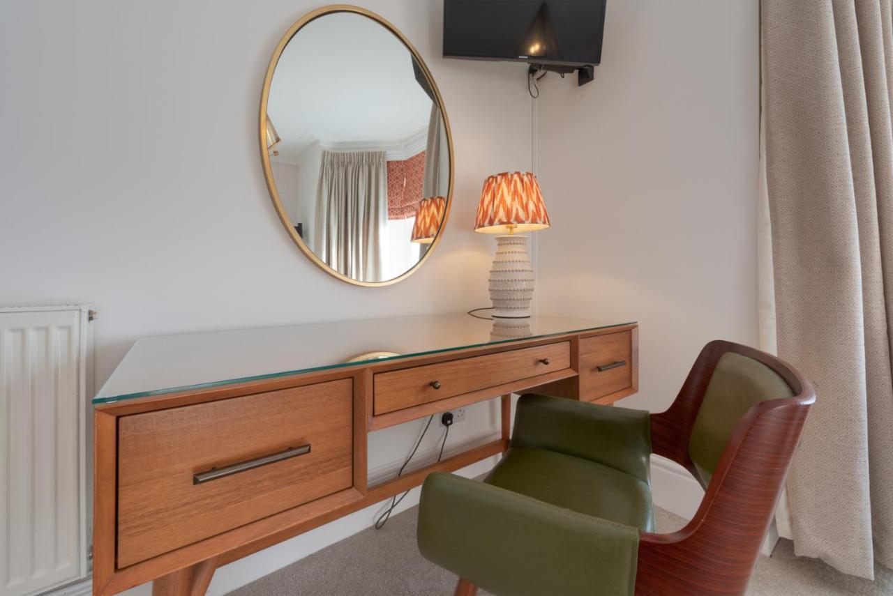 Florence Suite Boutique Hotel And Restaurant Портсмът Екстериор снимка