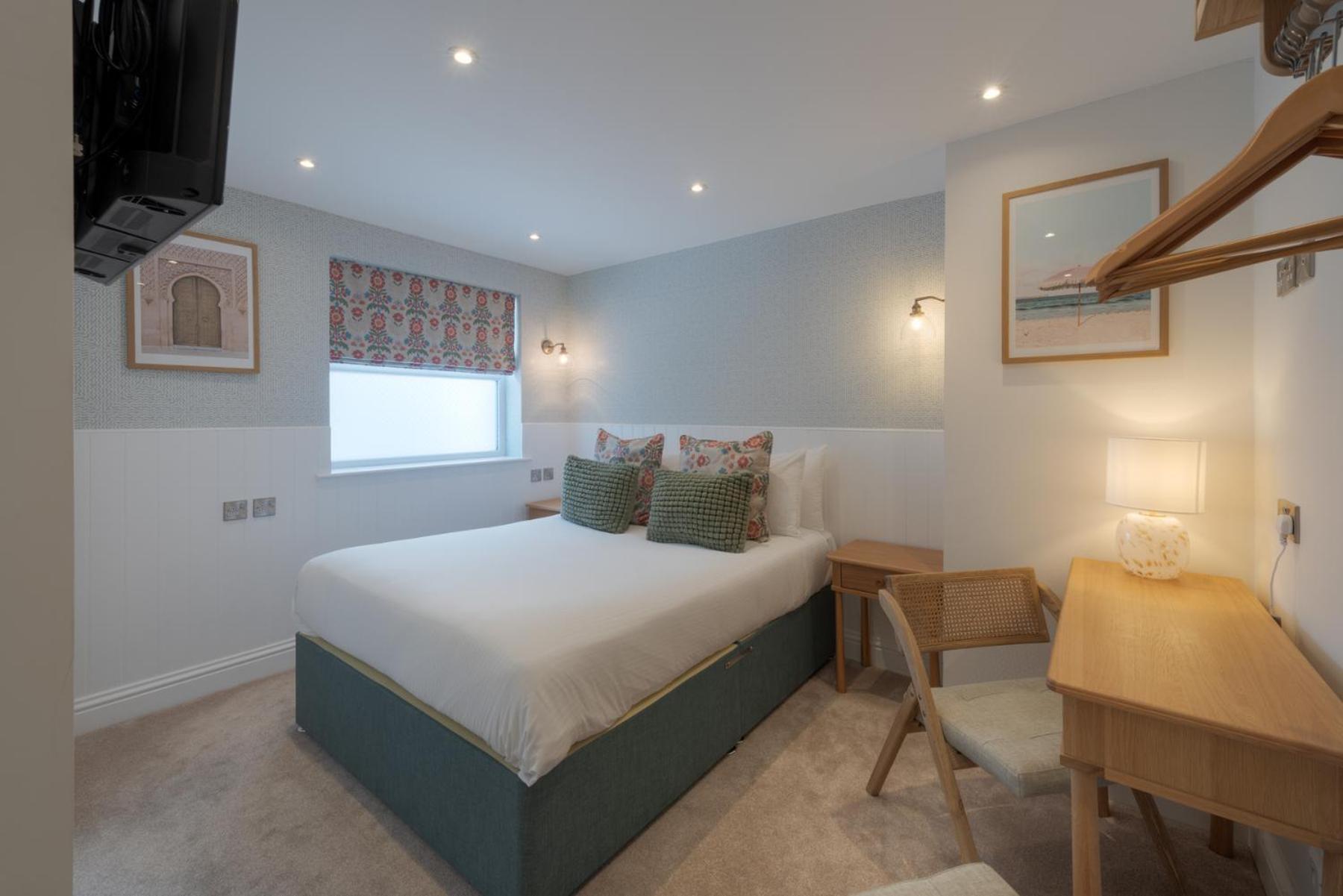 Florence Suite Boutique Hotel And Restaurant Портсмът Екстериор снимка